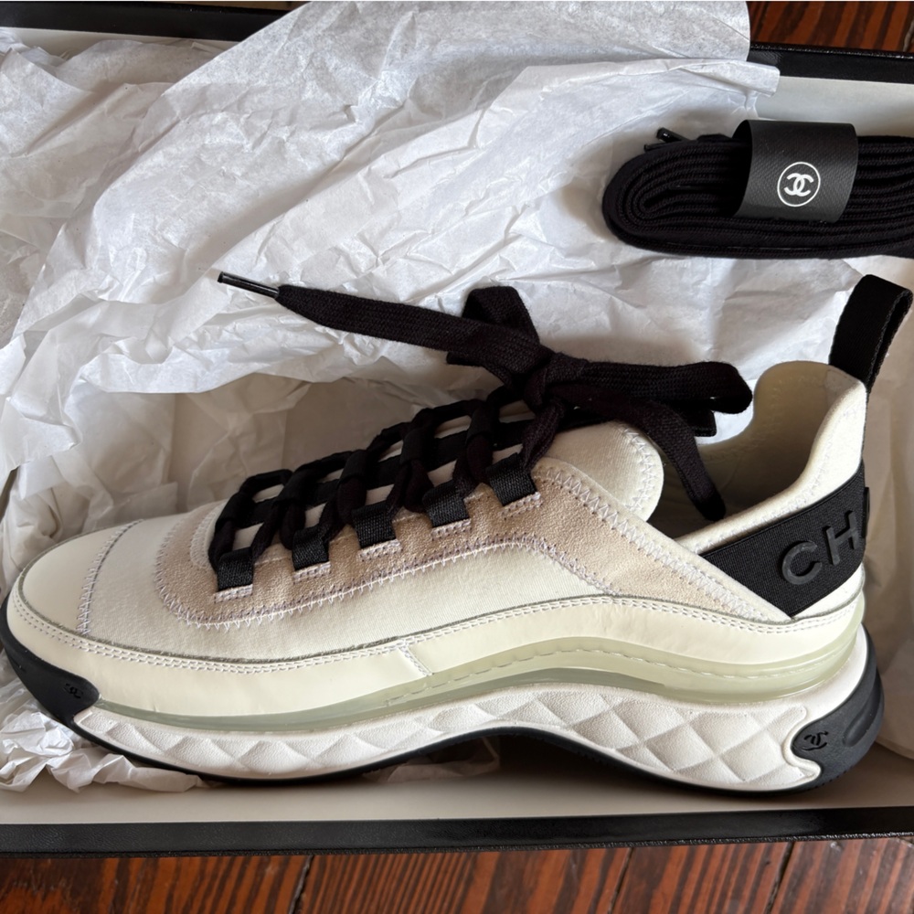 CHANEL Cream and Black Sneakers with Gold Logo - Picture 2 of 6